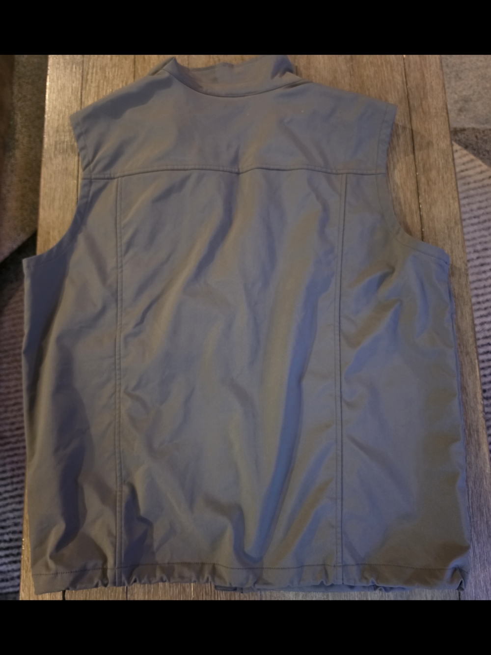 Eddie Bauer Men's Gray Quilted Utility Vest - Picture 6 of 7